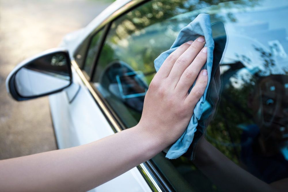 How to Clean Car Glass?